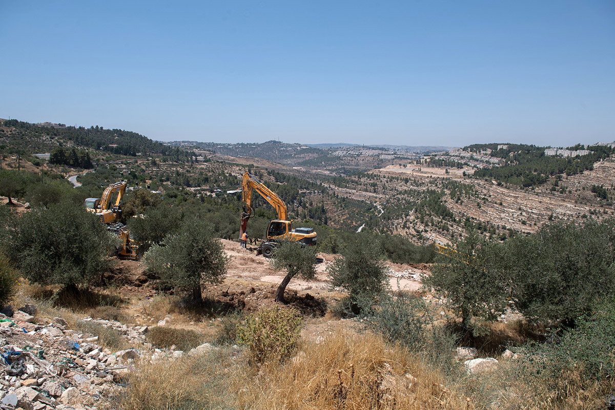 Cardinal and Archbishop of Canterbury oppose annexation of West Bank territory